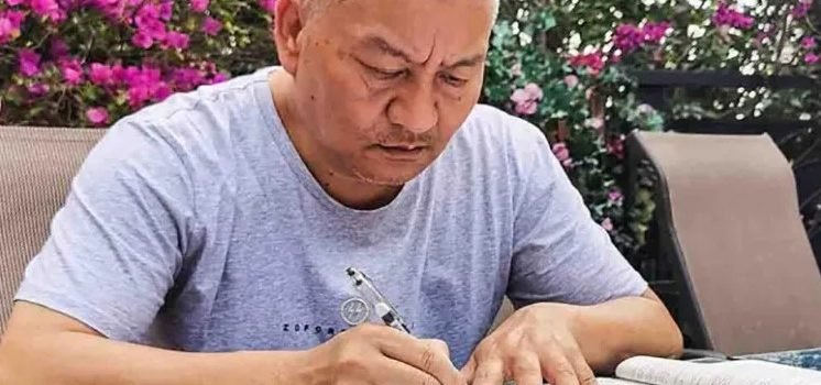 Lleva millonario 27 intentos para entrar a la universidad