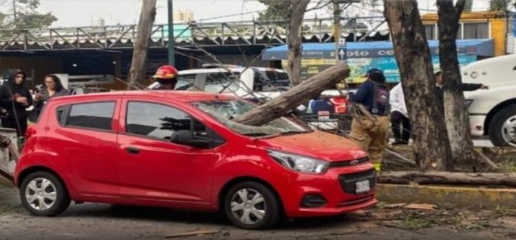 Tráiler provocó accidente en Tlalnepantla