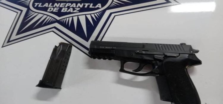Tras larga persecución, detienen a una banda de roba-coches en Tlalnepantla