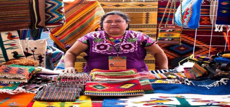 Mujeres ocupan el 63.7% del sector artesanal en el Edoméx