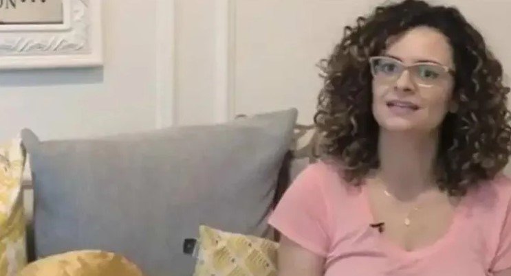 ¿Su trabajo? ser “abrazadora profesional”