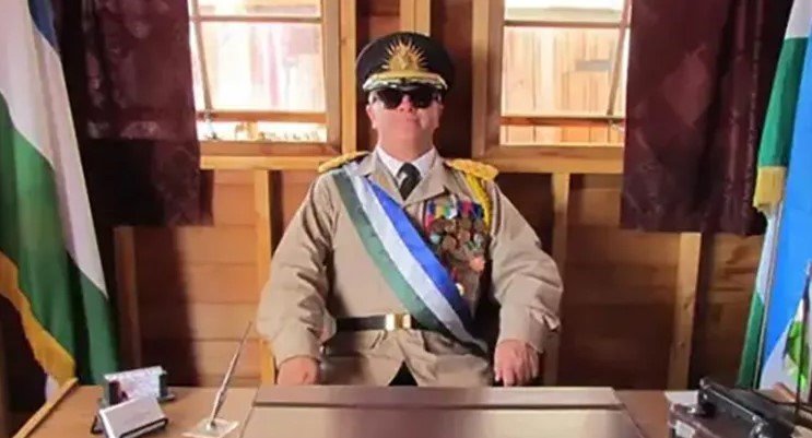 En este micropaís están prohibidas las cebollas y espinacas En este micropaís están prohibidas las cebollas y espinacas