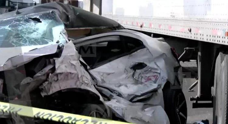Tráiler provoca tremendo choque en Tlalnepantla