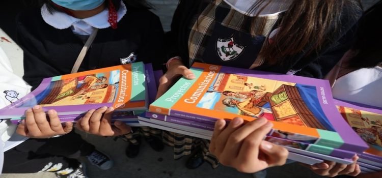 Aprueban el uso de libros de texto en el Edomex