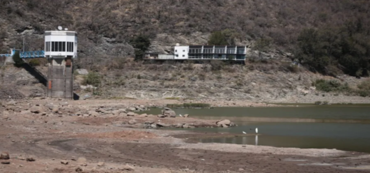 Conagua analiza calidad del agua del Sistema Cutzamala