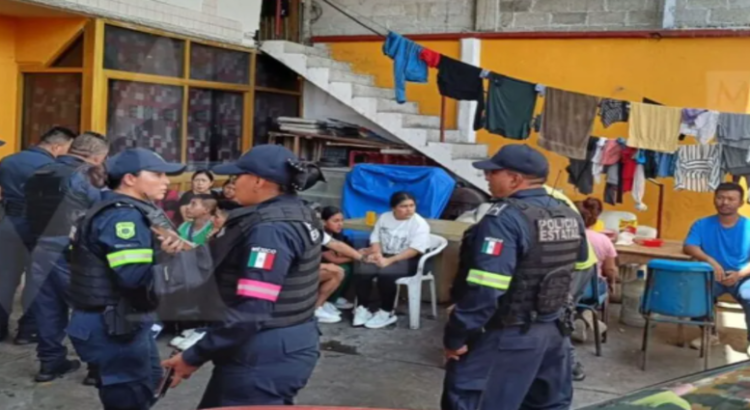 Rescatan a 38 migrantes en Tlalnepantla