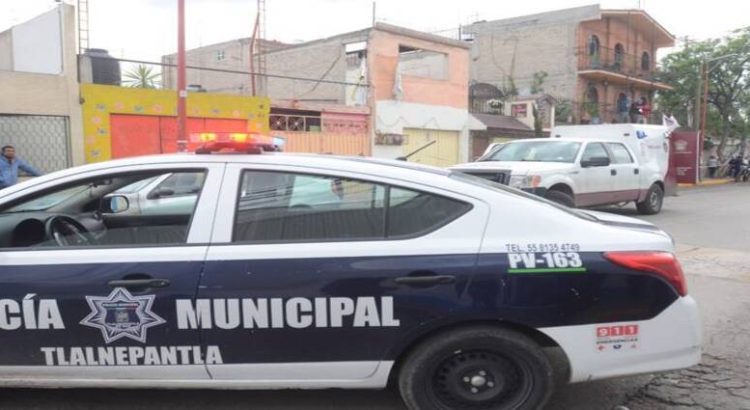 Hallan cadáver de hombre con signos de tortura y encobijado en Tlalnepantla