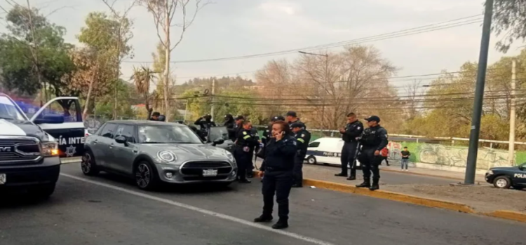 Balean a conductor mientras transitaba por Tlalnepantla