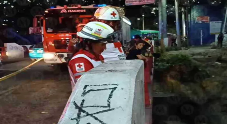 Automovilista murió tras caer a canal de aguas negras en Tlalnepantla
