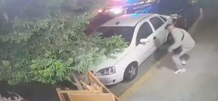 Detienen a sujeto por presuntamente victimar a un conductor para robarle su auto en Tlalnepantla