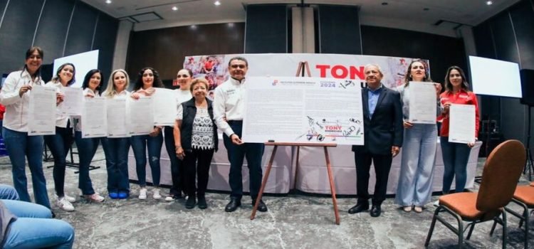 Antonio Rodríguez firma pacto por la primera infancia en Tlalnepantla