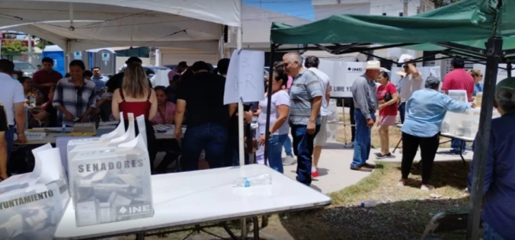 Detienen a hombre con lista nominal en Tlalnepantla