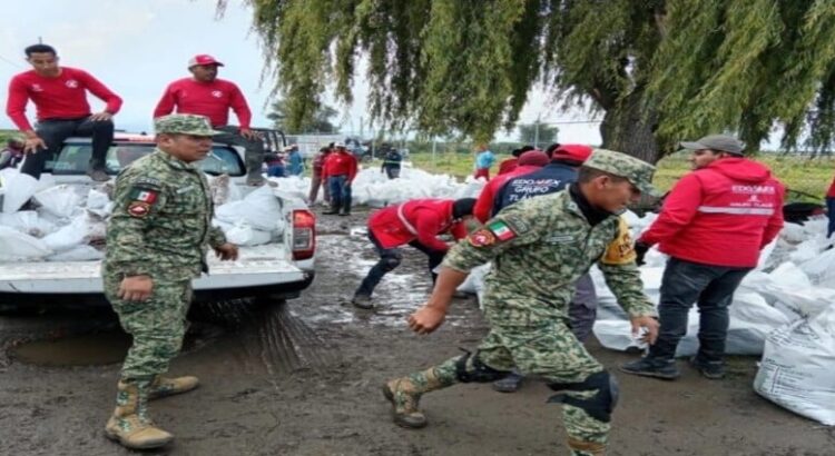 Retiran tapón de basura de 150 metros del Río Lerma en Edomex