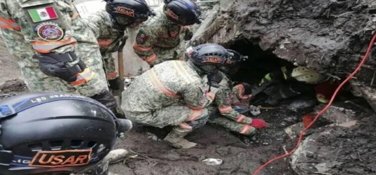 Suman 9 muertes tras deslave de cerro en Jilotzingo, Edomex