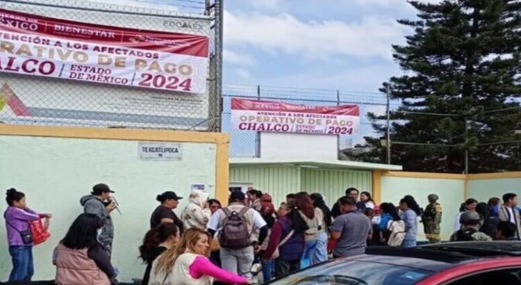 Entregan monederos electrónicos a damnificados de Chalco, Edomex