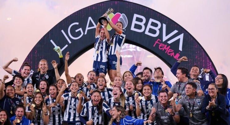 Rayadas conquistan el título y son Bicampeonas del futbol femenil Rayadas conquistan el título y son Bicampeonas del futbol femenil