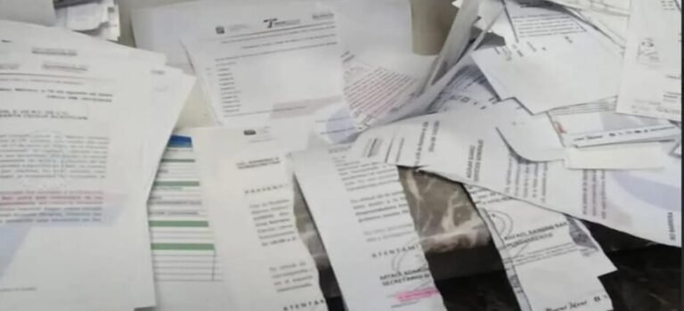 Inician en Tlalnepantla denuncia contra empleadas que destruían documentos del Ayuntamiento