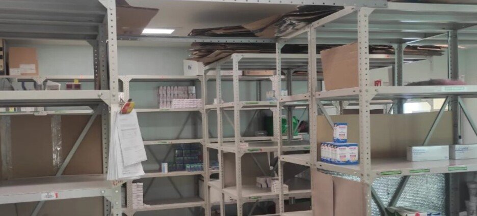 Derechohabientes del ISSEMyN en Tlalnepantla denuncian desabasto de medicamentos y retraso en tratamientos