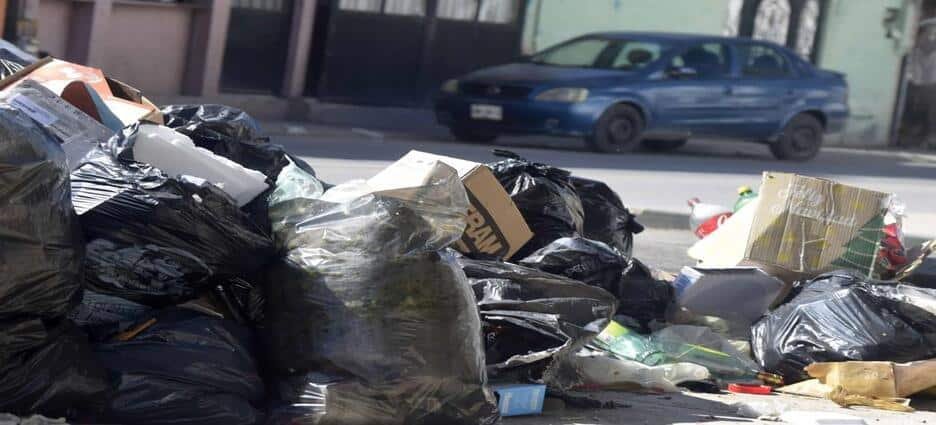 Habitantes exigen respuesta por acumulación de basura en Tlalnepantla