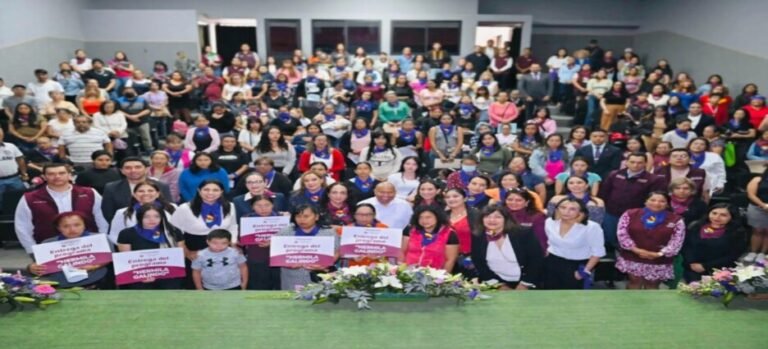 Entregan apoyos económicos a mujeres víctimas de violencia en Tlalnepantla