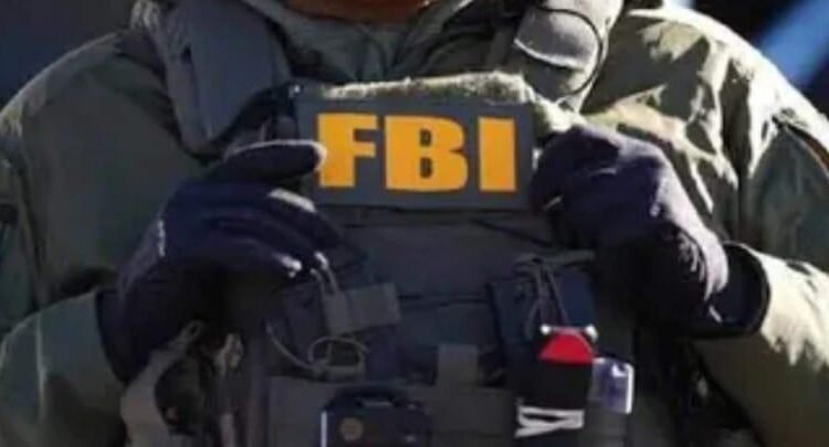 Detiene el FBI a jueza por obstruir arresto de migrante mexicano