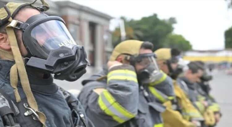 Equipan a bomberos de Tlalnepantla