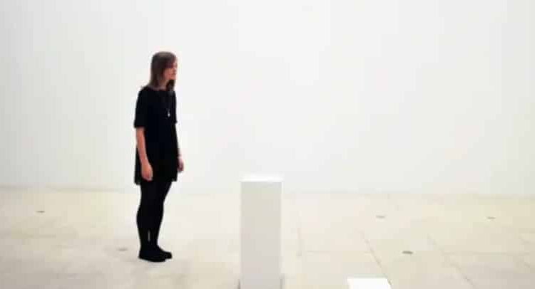 Artista vende obra invisible en… 18 mil dólares