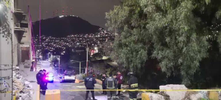 Encuentran cuerpo sin vida de un hombre encobijado en Tlalnepantla