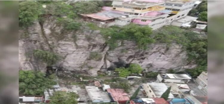 Autoridades piden evacuar 19 viviendas por riesgo de deslaves en Tlalnepantla Autoridades piden evacuar 19 viviendas por riesgo de deslaves en Tlalnepantla