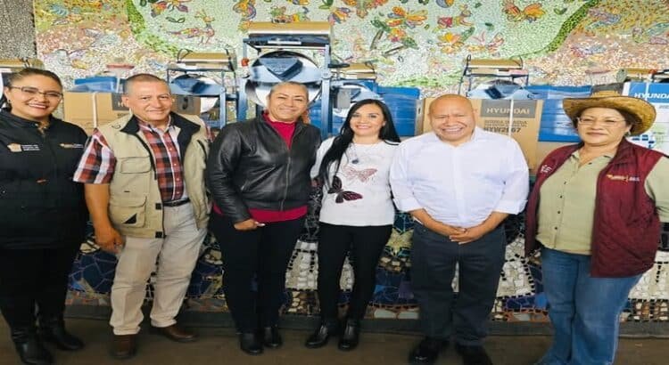 Productores agropecuarios reciben apoyos en Tlalnepantla