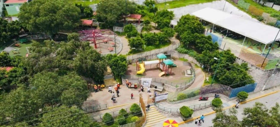 Rehabilitan parques y construyen lechería Liconsa en Tlalnepantla Oriente