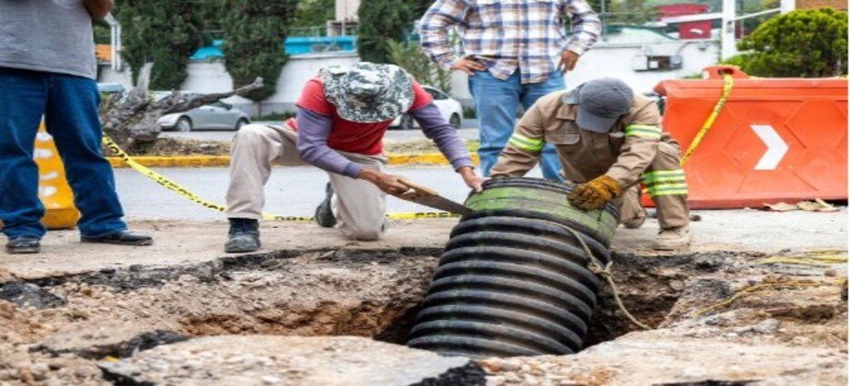 Reparan fuga en red de drenaje de Tenayuca, Tlalnepantla﻿
