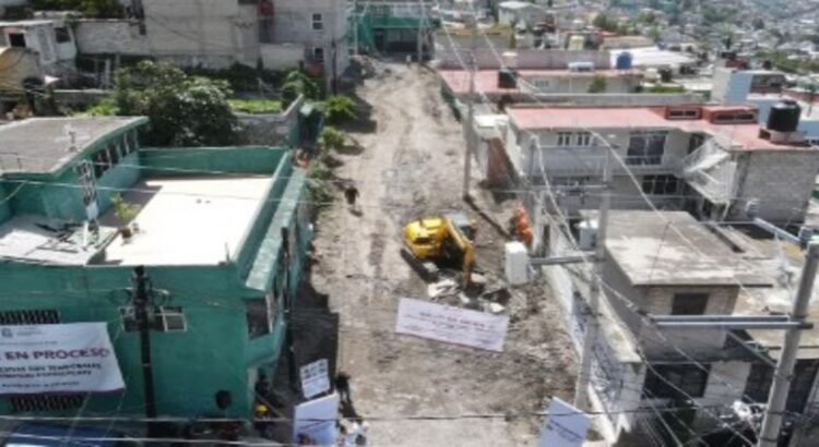Inician obras de repavimentación con concreto hidráulico en San Isidro Ixhuatepec, Tlalnepantla Inician obras de repavimentación con concreto hidráulico en San Isidro Ixhuatepec, Tlalnepantla