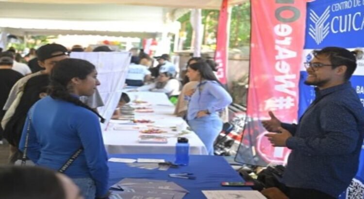 Abren oportunidad laboral a jóvenes con la Feria del Empleo en Tlalnepantla