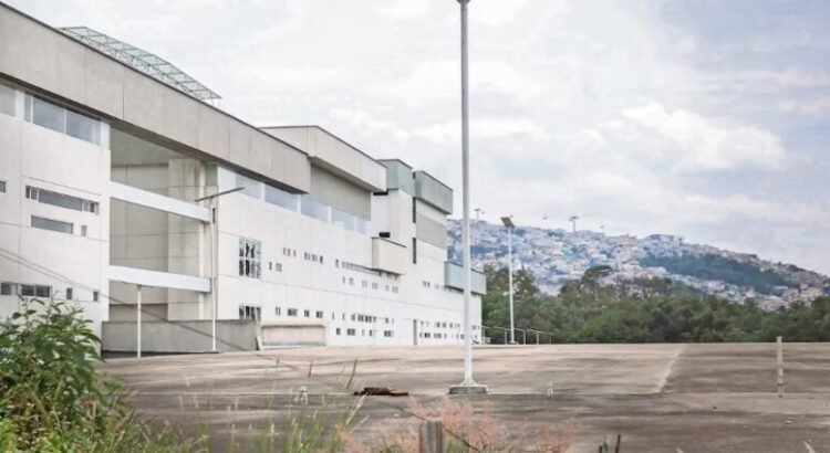 Urgen a abrir Hospital Ceylán en Tlalnepantla