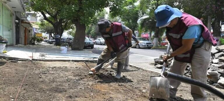 Implementan programa pionero de recuperación de banquetas con material reciclado en Tlalnepantla