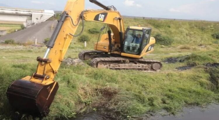 Conagua inicia limpieza del río Lerma-Santiago en Edomex