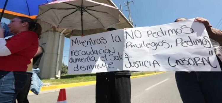 Trabajadores del SAT en Edomex exigen mejoras salariales