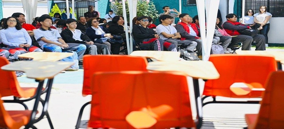 Continúa campaña para equipar escuelas de Tlalnepantla