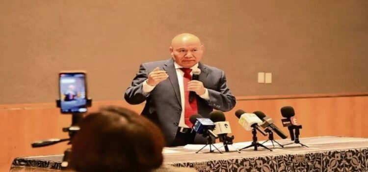 Destituyen a 100 agentes para depurar policía en Tlalnepantla