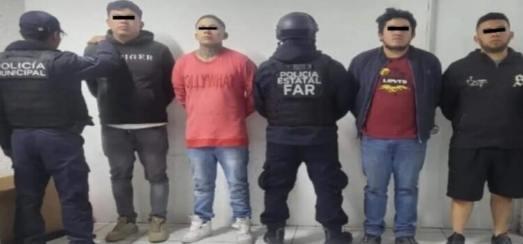 Detienen a 4 hombres armados con droga en Tlalnepantla Detienen a 4 hombres armados con droga en Tlalnepantla