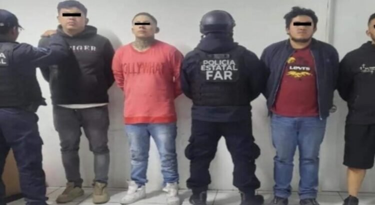 Detienen a 4 hombres armados con droga en Tlalnepantla Detienen a 4 hombres armados con droga en Tlalnepantla