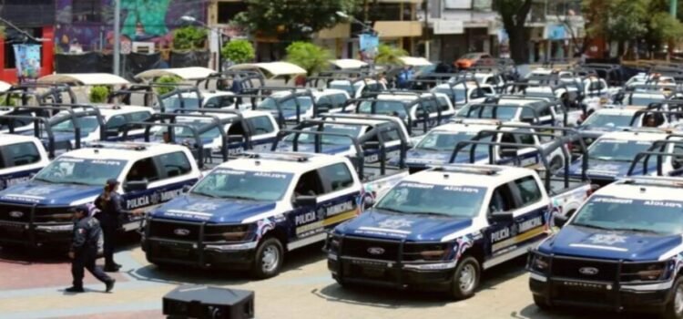 Policías municipales y estatales del Edomex contarán con los mismos uniformes y patrullas