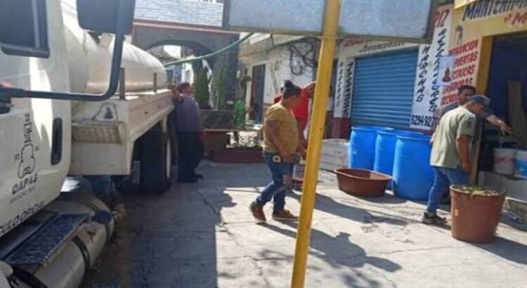 Habitantes exigen al OAPAS reparar fugas en Tlalnepantla Habitantes exigen al OAPAS reparar fugas en Tlalnepantla