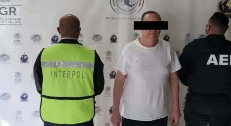 Detienen al exgobernador de Chihuahua