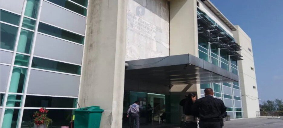 Posponen audiencia de custodios detenidos en Tlalnepantla